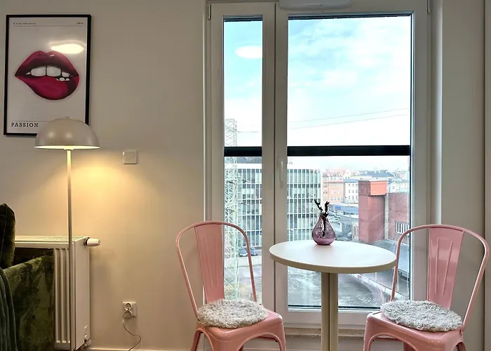 Апартаменты Madalinskiego 23 - Parking & Balcony & Lift - 700m Main Station *