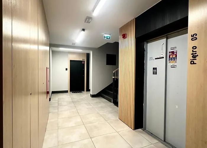 Madalinskiego 23 - Parking & Balcony & Lift - 700m Main Station Вроцлав