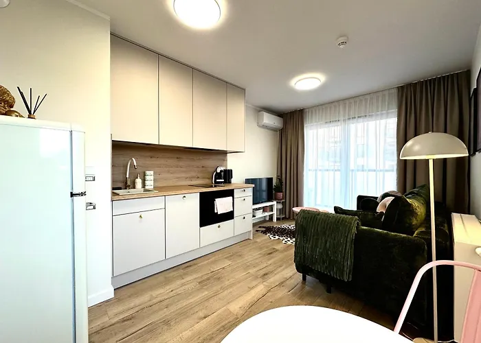 Madalinskiego 23 - Parking & Balcony & Lift - 700m Main Station *